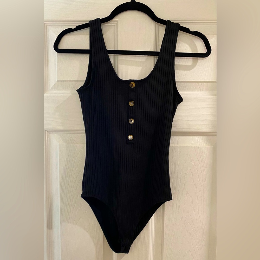 Ribbed bodysuit with buttons, size XS